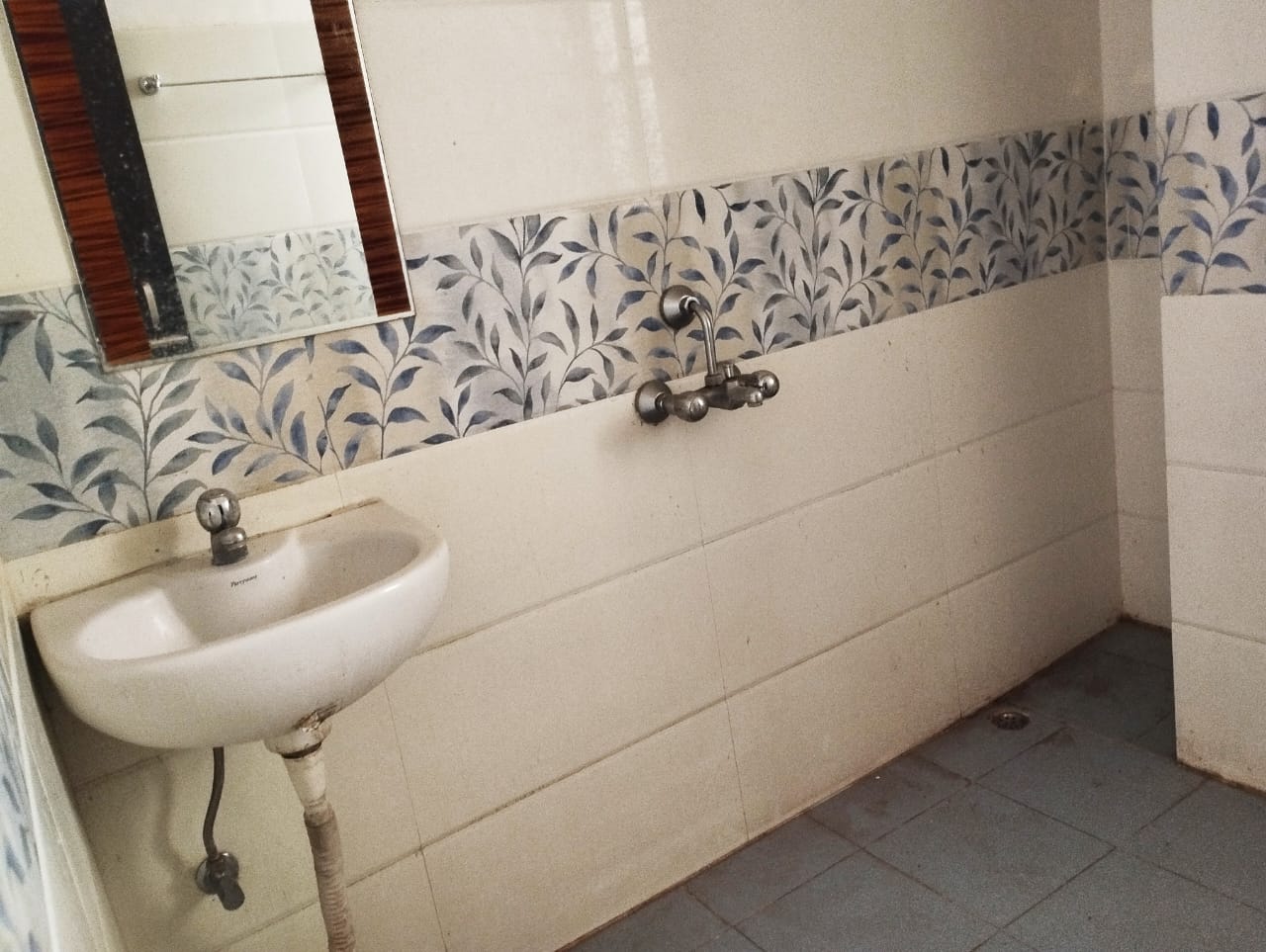 Unfurnished 3bhk in Shiv Mandir, Tripura Road, Jaya Nagar, Beltola, Guwahati, Assam, India for Rent